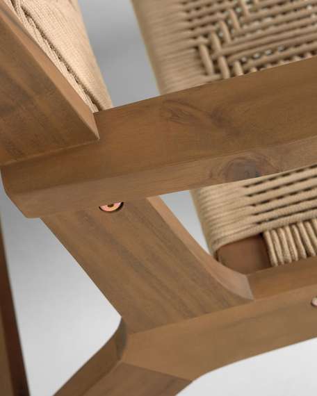 Плетеное кресло Geralda из массива акации, темное