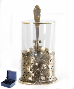 Подстаканник Она