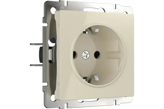 Розетка Werkel с заземлением + шторка IP44 слоновая кость 25905