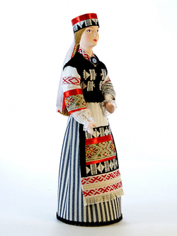 Кукла фарфоровая Литовка в национальном костюме