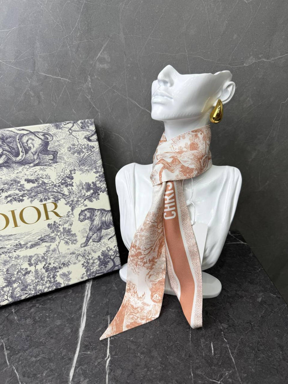 Твилли Christian Dior