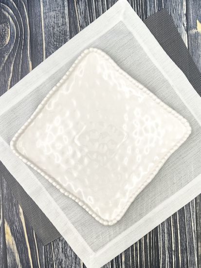 Блюдо сервировочное квадратное 26,5 см. Бусины