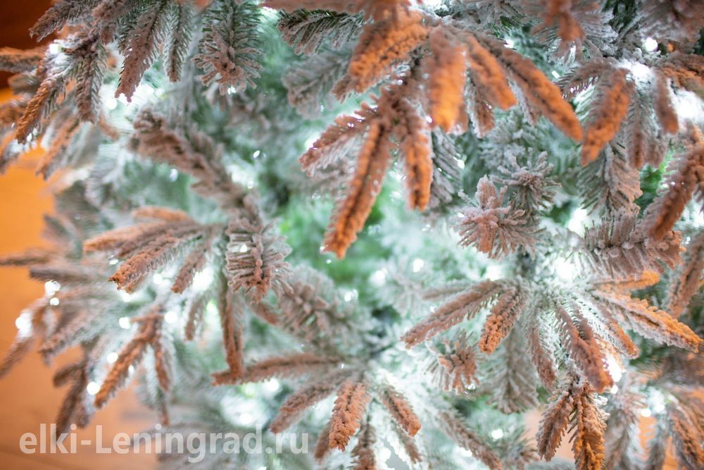 Заснеженная елка с гирляндой «Форесто» холодный свет (Литая+пвх) 180 см / 1,8 м