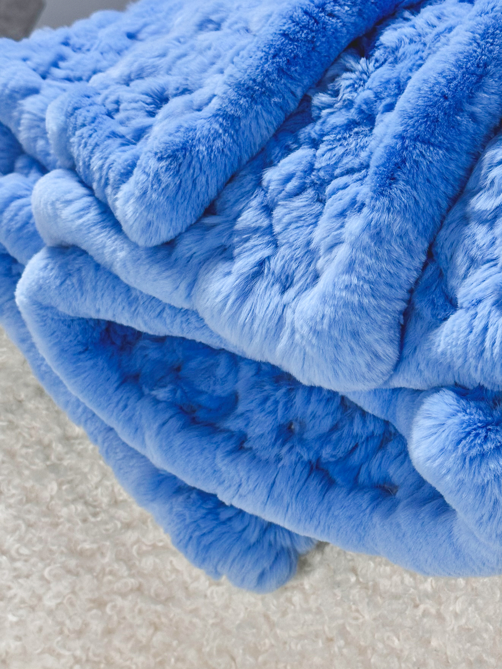 "Вязаный" детский плед из натурального меха рекс "Котик" 120х80 см (голубой)