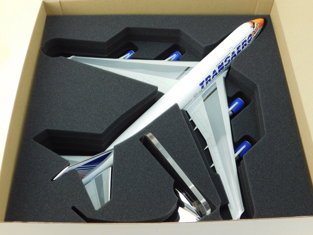 Модель самолета Boeing 747-400 (М1:144, Transaero с тигром, EI-XLN)