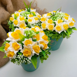 Три букета из нарциссов, мыло ручной работы