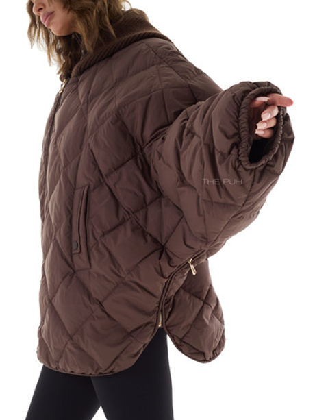 Шоколадный пуховик-летучая мышь с вязаным капюшоном