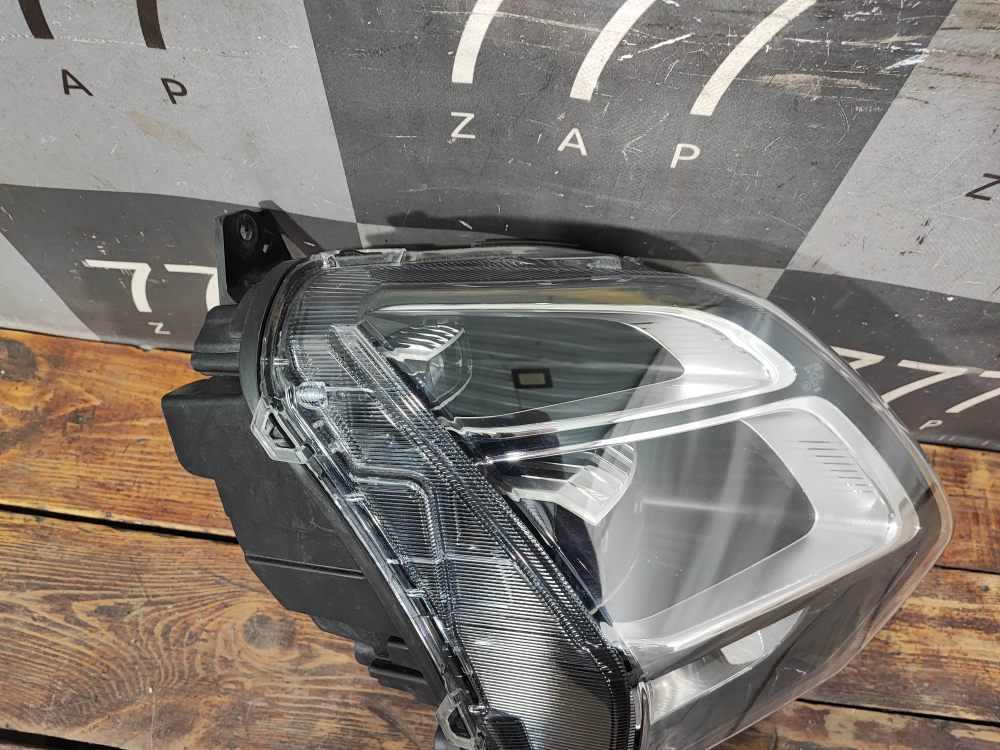 Фара правая LED Omoda C5 22-нв Б/У Оригинал 605000531AA