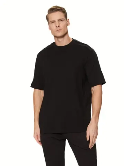 Футболка Armani Exchange
