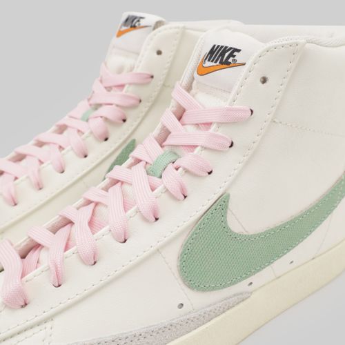 Кроссовки Nike Blazer Mid '77 PRM артикул:DO9787-100 - купить в магазине Дайс