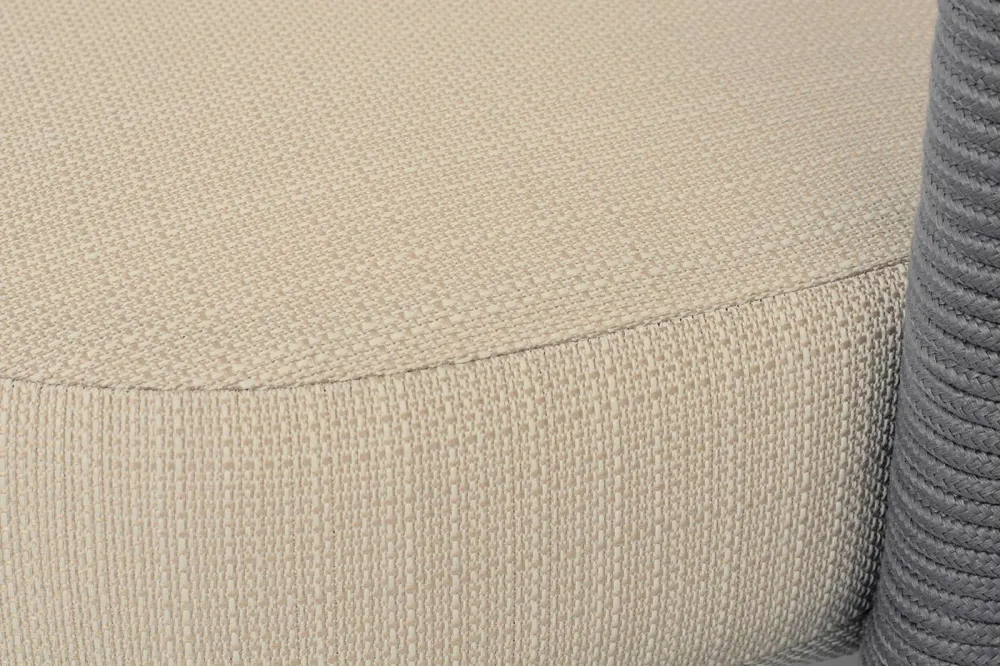 "Верона" кресло плетеное из роупа, каркас алюминий светло-серый (RAL7035) муар, роуп светло-серый круглый, ткань Mossle светло-бежевая