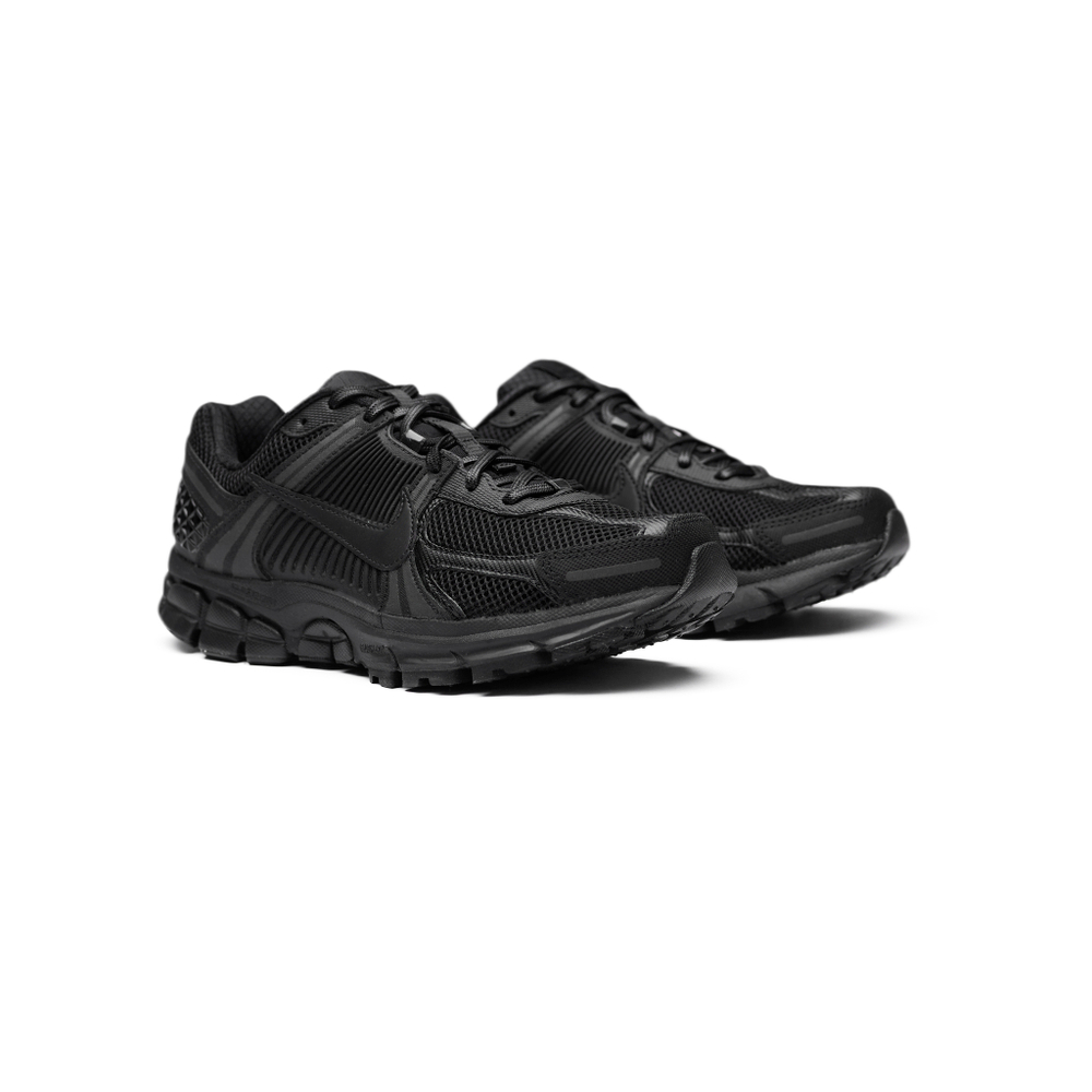 Кроссовки Nike Zoom Vomero 5 "Triple Black"