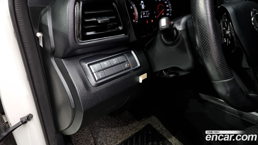 KG Mobility (Ssangyong) Very New Tivoli Бензин 1.5 2WD (02.2020)