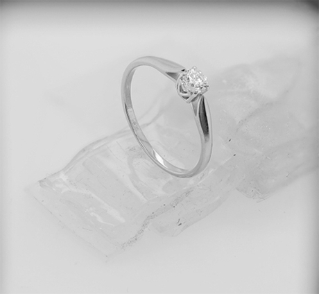 Кольцо из золота 585 пробы с Бриллиантом