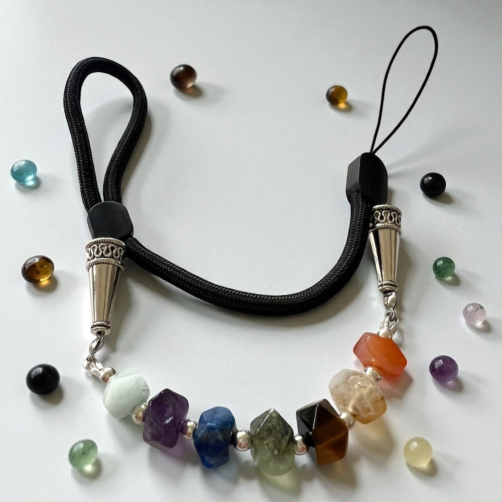 Шнурок для телефона. 7 чакр