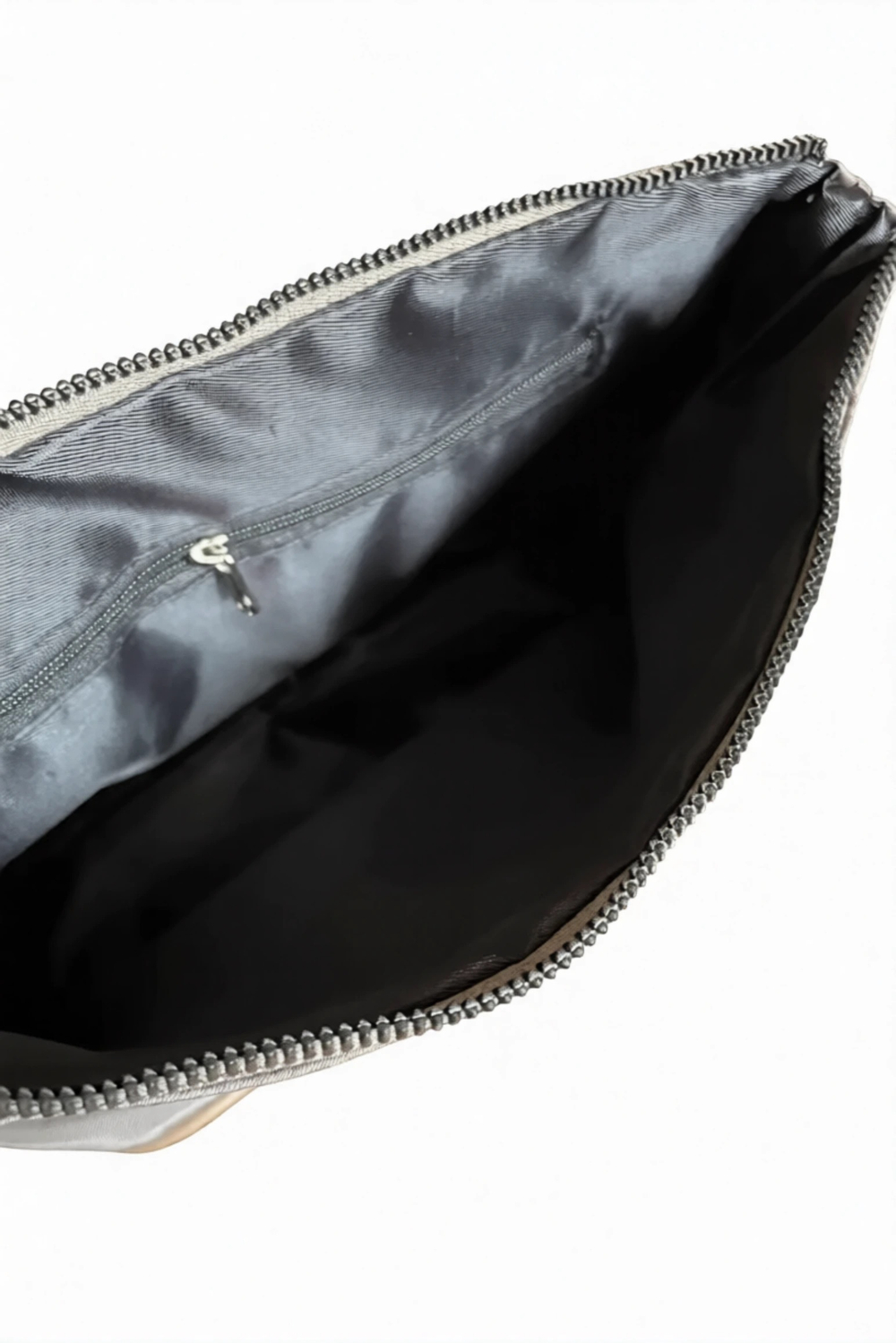 Сумка женская через плечо из нейлона серая QOZA