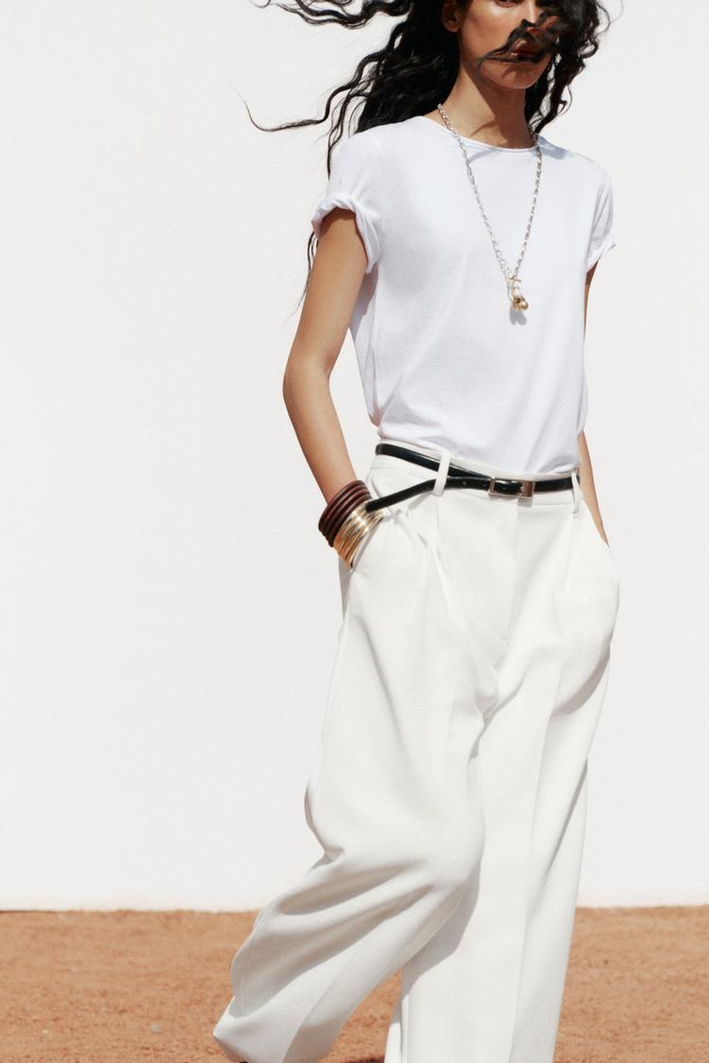 ZARA ФУТБОЛКА ИЗ ТКАНИ С ЭФФЕКТОМ ПОТЕРТОСТИ, БЕЛЫЙ