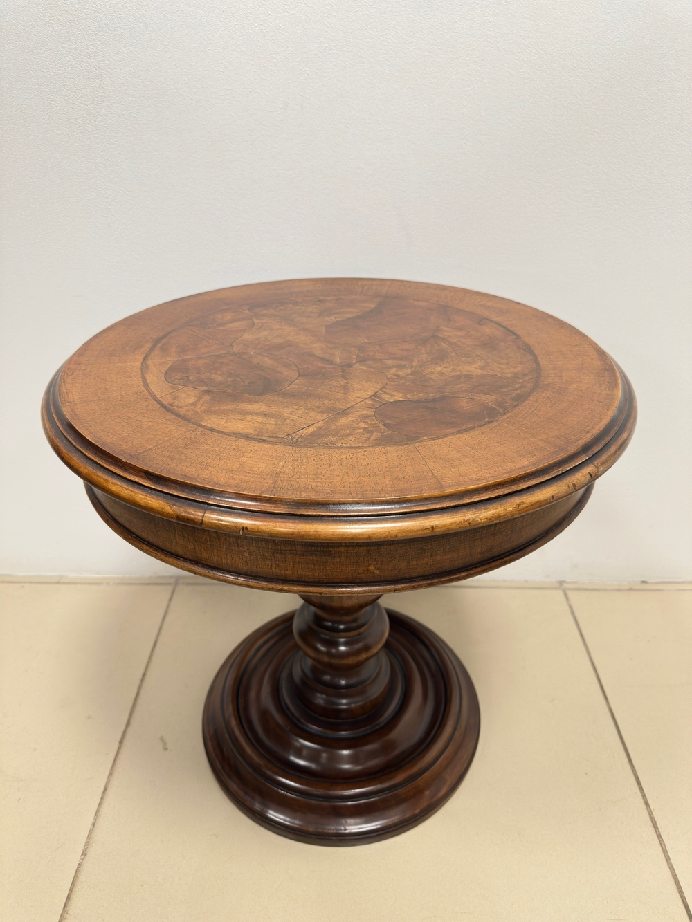 Кофейный столик-подставка