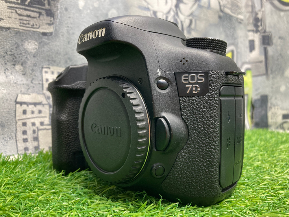 Canon EOS 7D ( С дефектом )