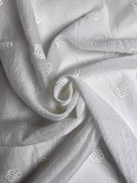 Батист с вышивкой, молочный BST3852B