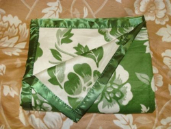 Бамбуковый плед с цветами  160х200  (Magic of Silk) - зеленый