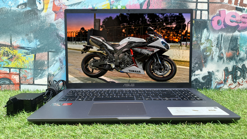 Ноутбук ASUS M515DA-BR355T 1366x768, AMD Ryzen 3 3250U 2.6 ГГц, 8 ГБ