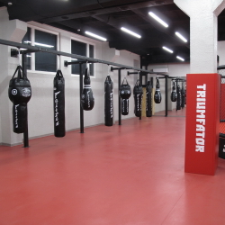 Конструкции для крепления мешков пристенные