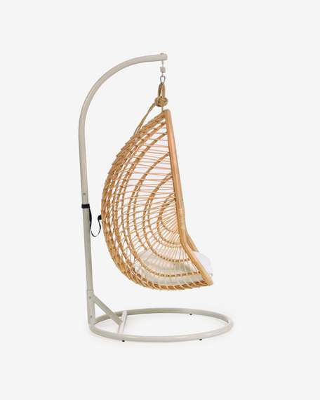 Подвесное кресло из ротанга Ekaterina с напольным кронштейном | La Forma | Испания