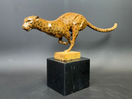 Бронзовая скульптура «Бегущий Ягуар»