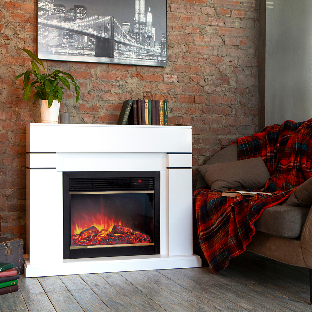 Каминокомплект Real Flame Lindelse 26 WT с очагом Moonblaze Deluxe Brass