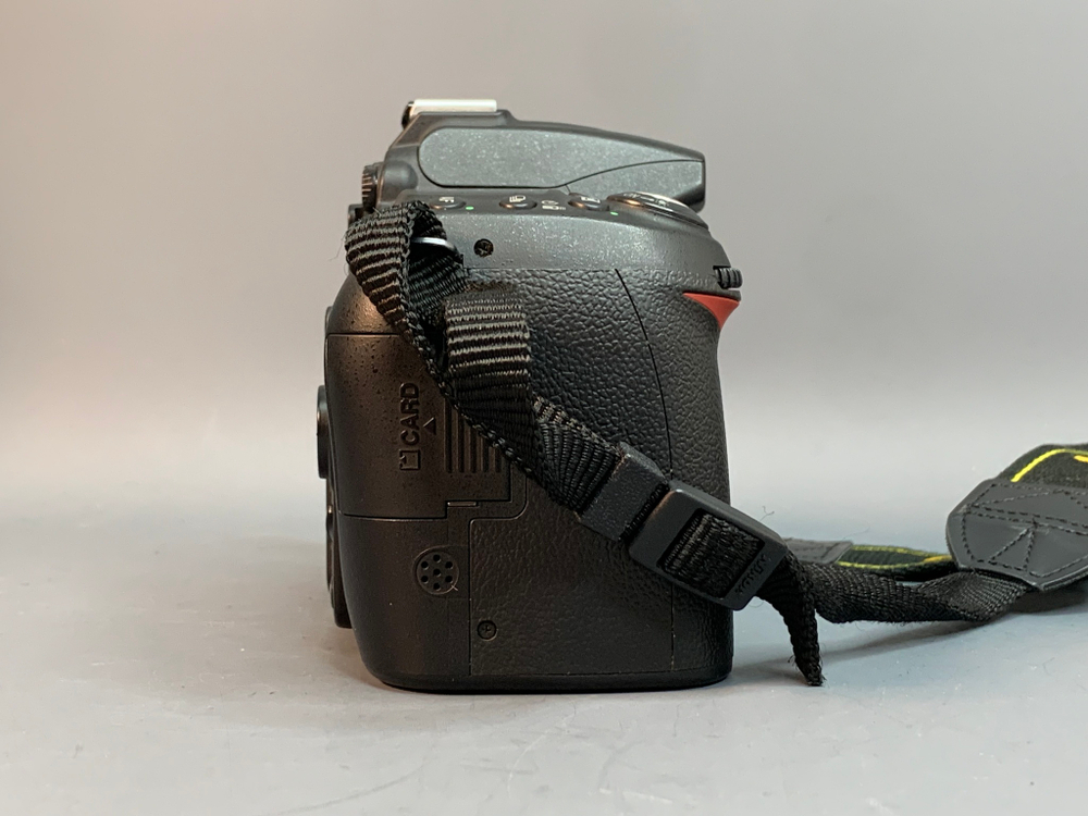 Nikon D90 ошибка, затвор не срабатывает