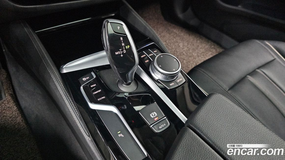 BMW 5 Series (G30) 520i Luxury (12.2019)