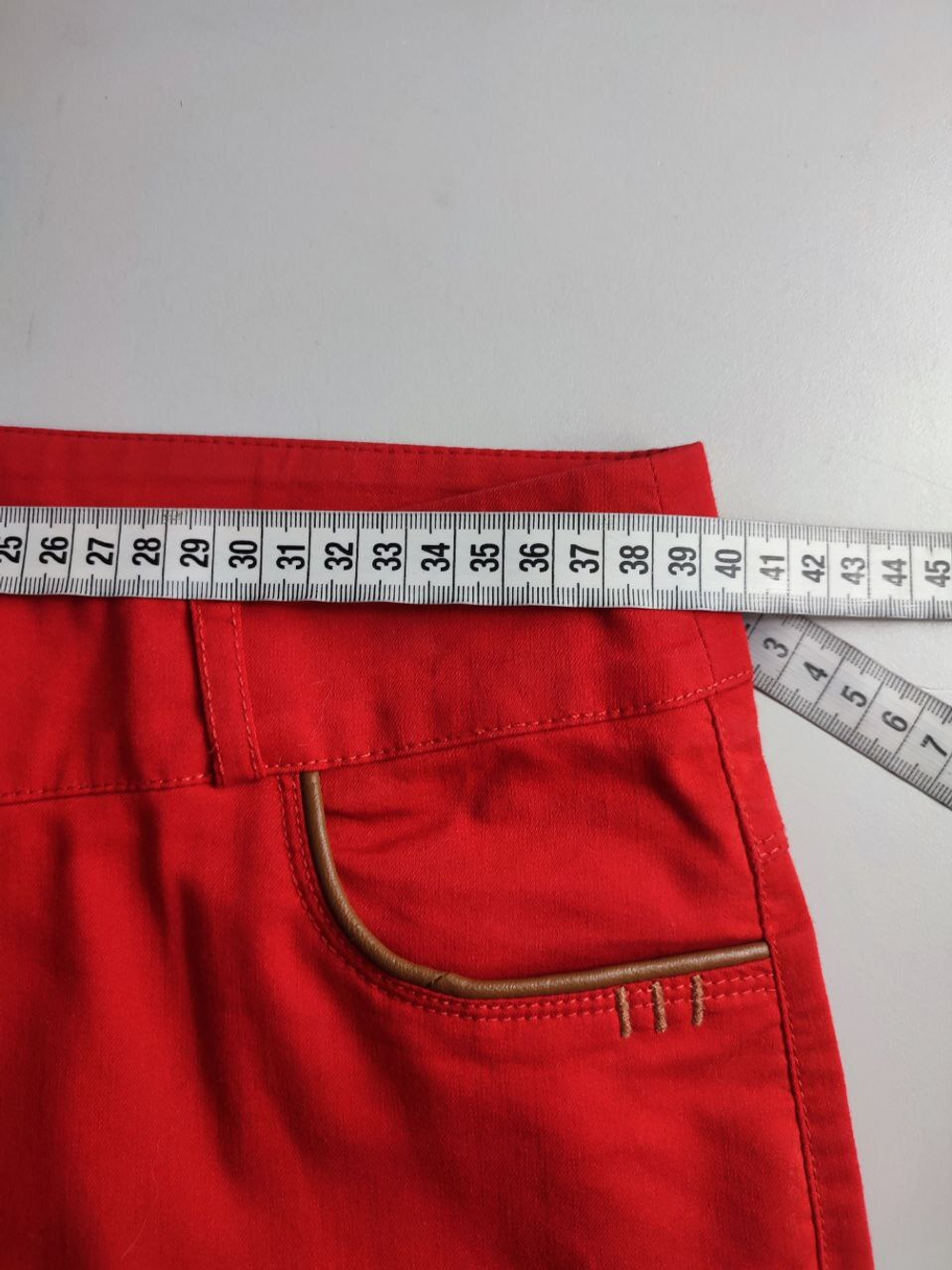 Брюки яркого цвета 46 размер