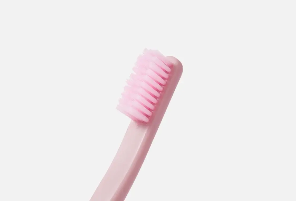 Антибактериальная зубная щётка с напылением из фтора Trimay Pink Fluorine Toothbrush