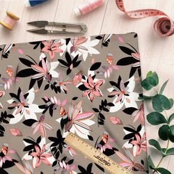 Ткань флис лилии с тенью