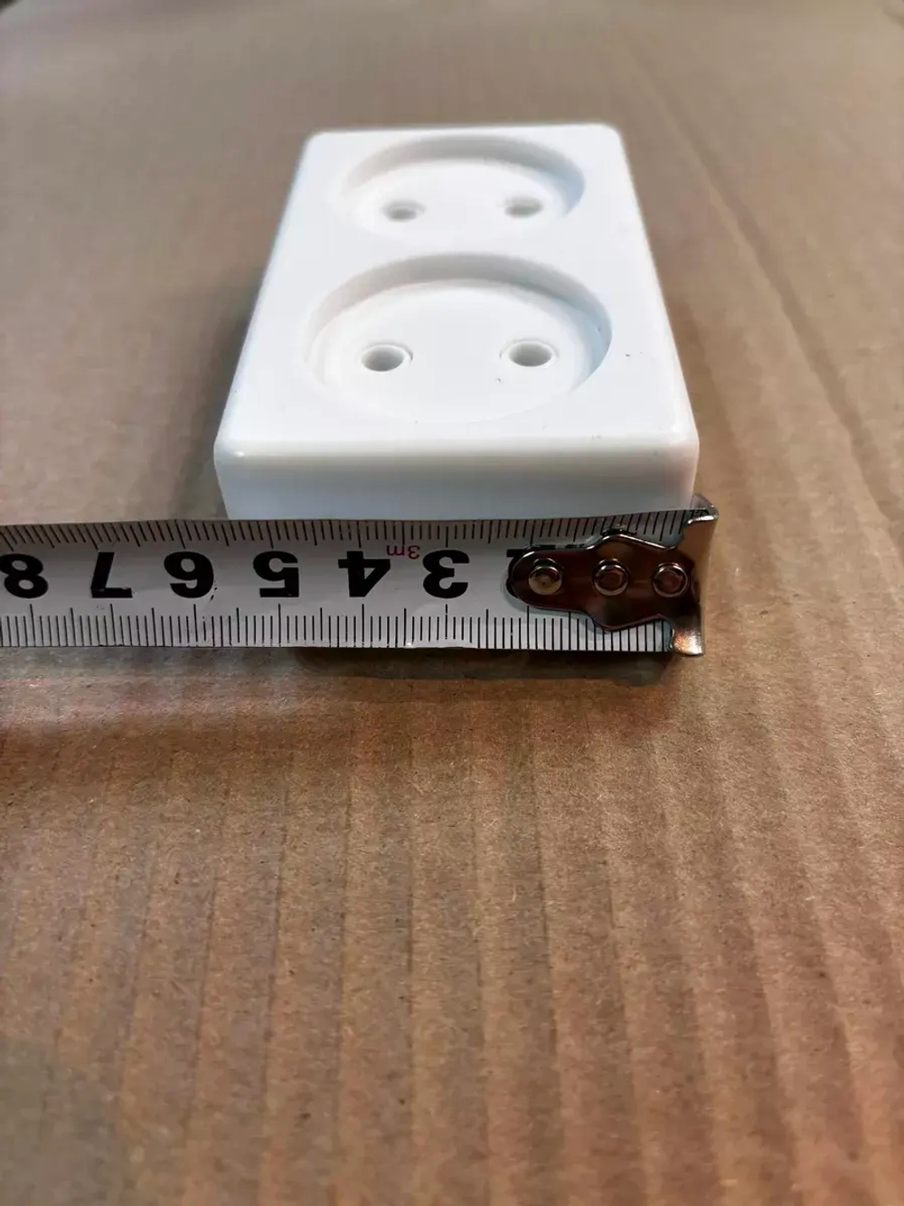 Розетка двойная накладная на 16А 220В IP 20