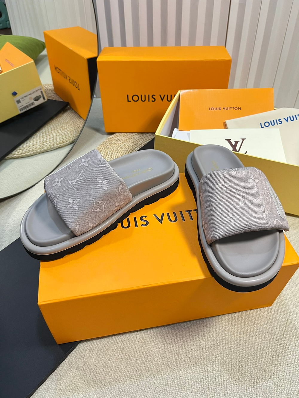 Louis Vuitton Pool Pillow Flat Comfort Mule