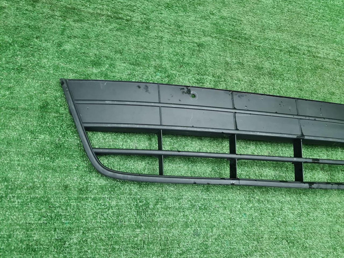 Решетка переднего бампера VW Tiguan 1 (2011-2018)