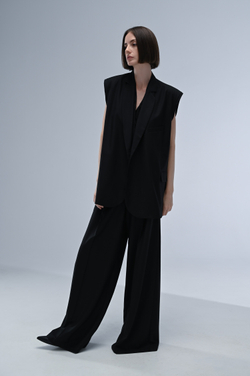 Жилет на пуговицах