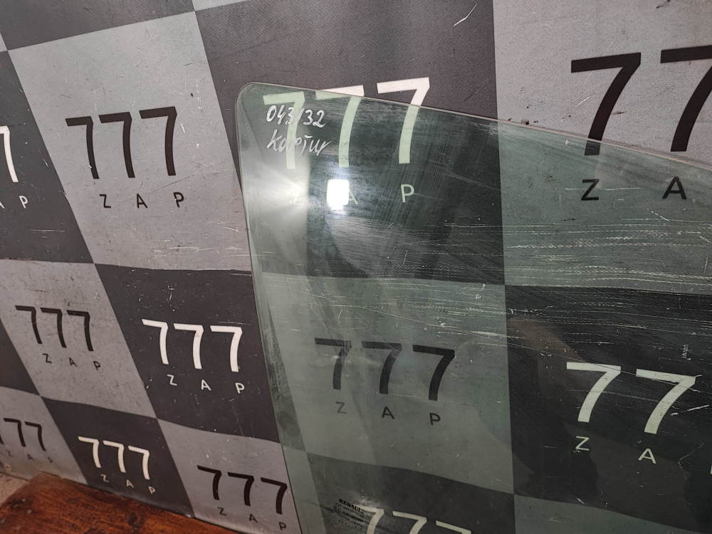 Стекло двери передней правой Renault Kaptur 16-22 Б/У Оригинал 803001742R