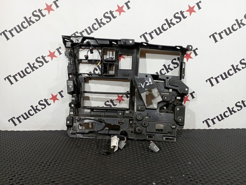 Панель торпедо центральная 2017г.