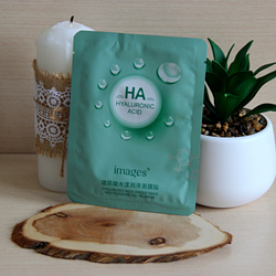 Увлажняющая тканевая маска с гиалуроновой кислотой и экстрактом камелии