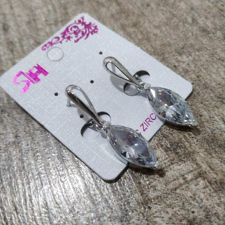 Серьги на англ.заст. Cubic Zirconia подвеска форма лист цвет прозрачный металл серебристый