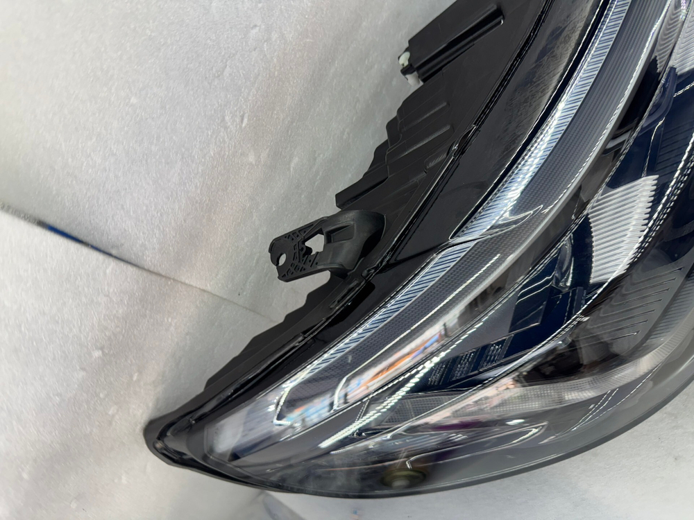 Передняя LED фара Ford Explorer 2022-2023 оригинал