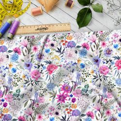 Ткань кулирная гладь мелкие полевые цветы на белом фоне