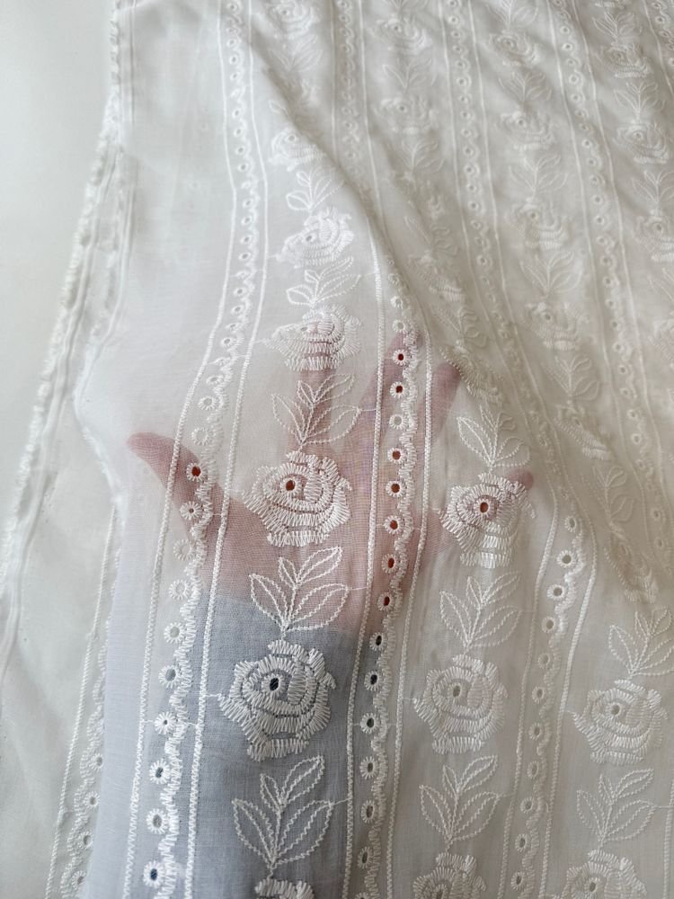 Вышивка Розочки с полосками