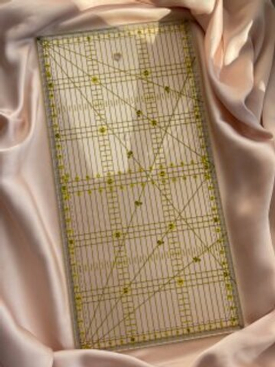 Линейка Пэчворк желтая 15х30 см