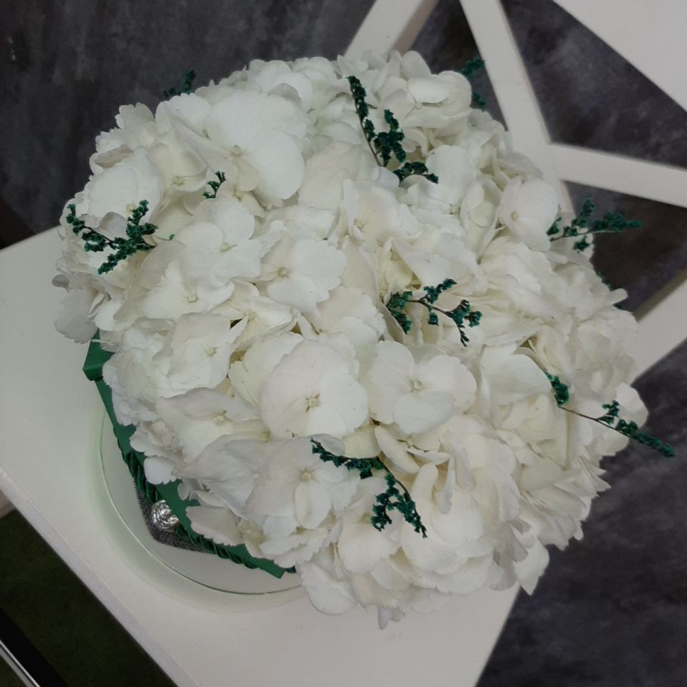 Букет из гортензий «Базилика»