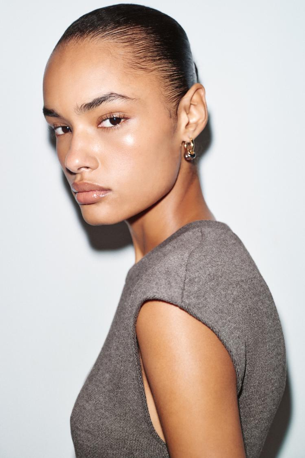 ZARA МЯГКОЕ ПЛАТЬЕ С УЗЛОМ, ТЕМНО-КОРИЧНЕВЫЙ