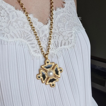 Колье Anne Klein